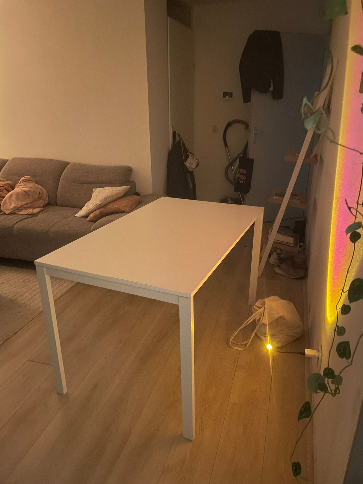 Tafel, Huizen en Kamers