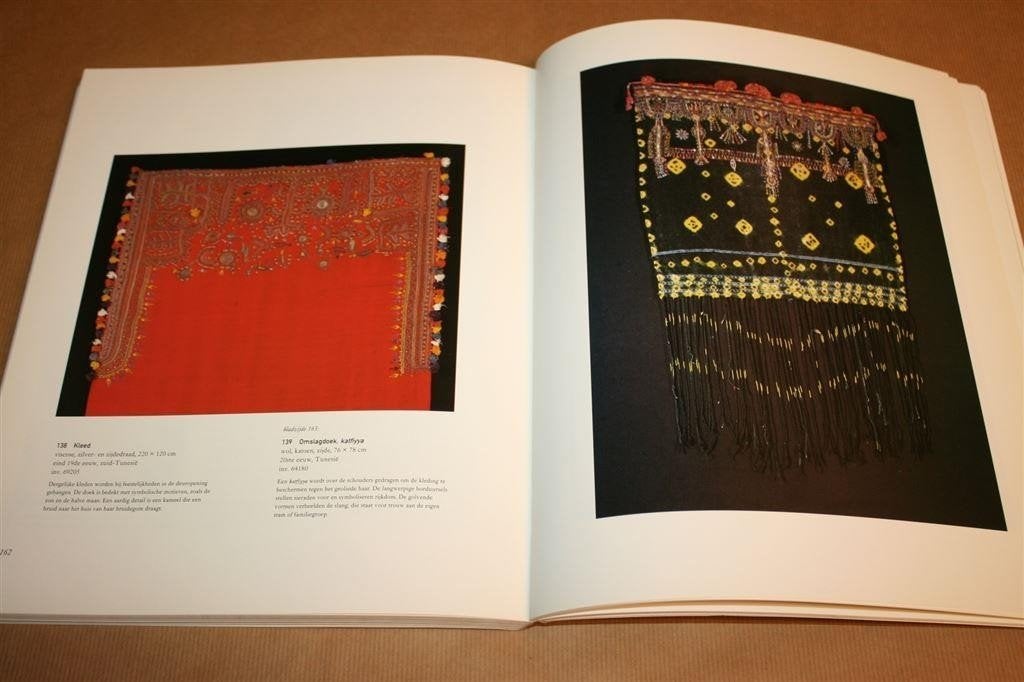 Dromen van het Paradijs — Islamitische Kunst, Catalogus, Ophalen of Verzenden, Zo goed als nieuw