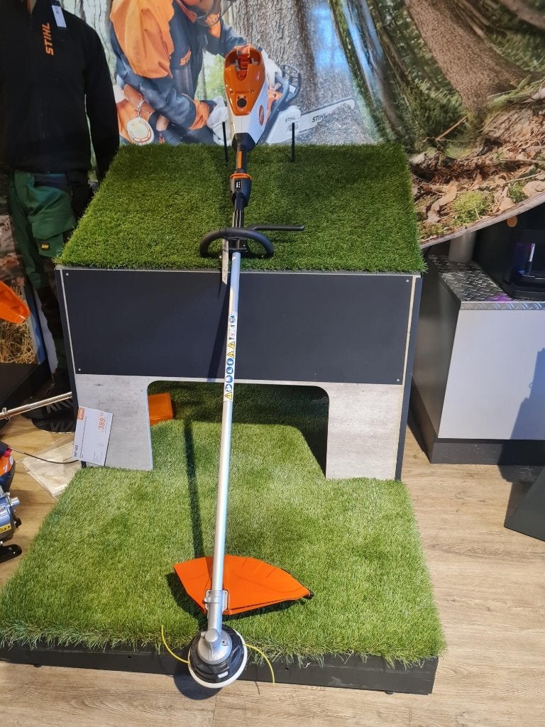 STIHL FSA 135 R met garantie, Tuin en Terras, Bosmaaiers, Accu, Ophalen of Verzenden, Zo goed als nieuw, STIHL