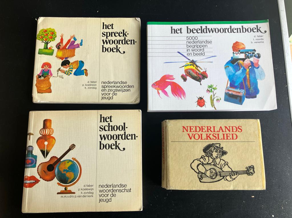 Oude schoolWoordenboeken & Liedboek - Nederlands, Ophalen of Verzenden, Gelezen, Overige uitgevers, Nederlands