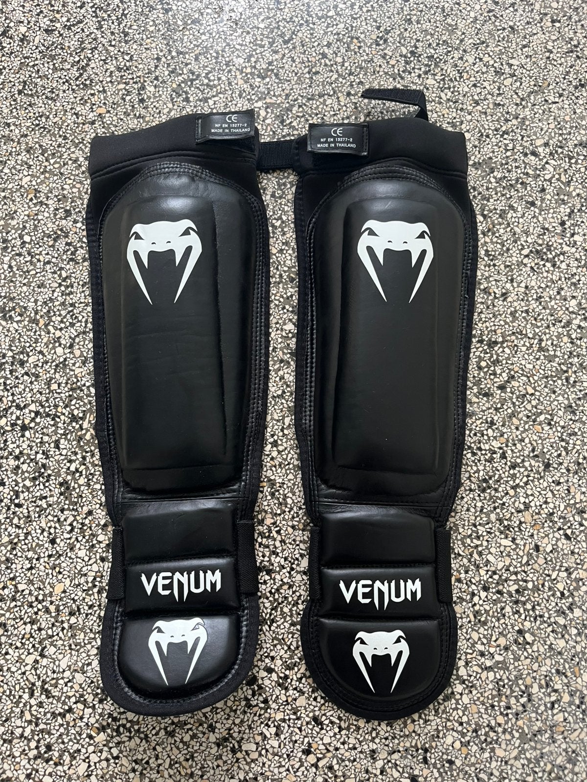Venum kickboks scheenbeschermers, Sport en Fitness, Ophalen of Verzenden, Zo goed als nieuw, Overige