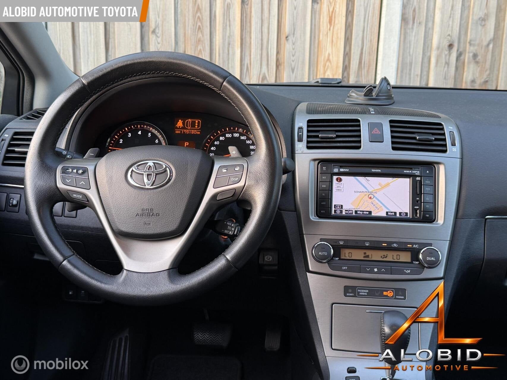 Toyota Avensis 1.8 VVTi Automaat Camera trekhaal cruise navi, Auto's, Toyota, Euro 5, 15 km/l, 4 cilinders, 1600 kg
