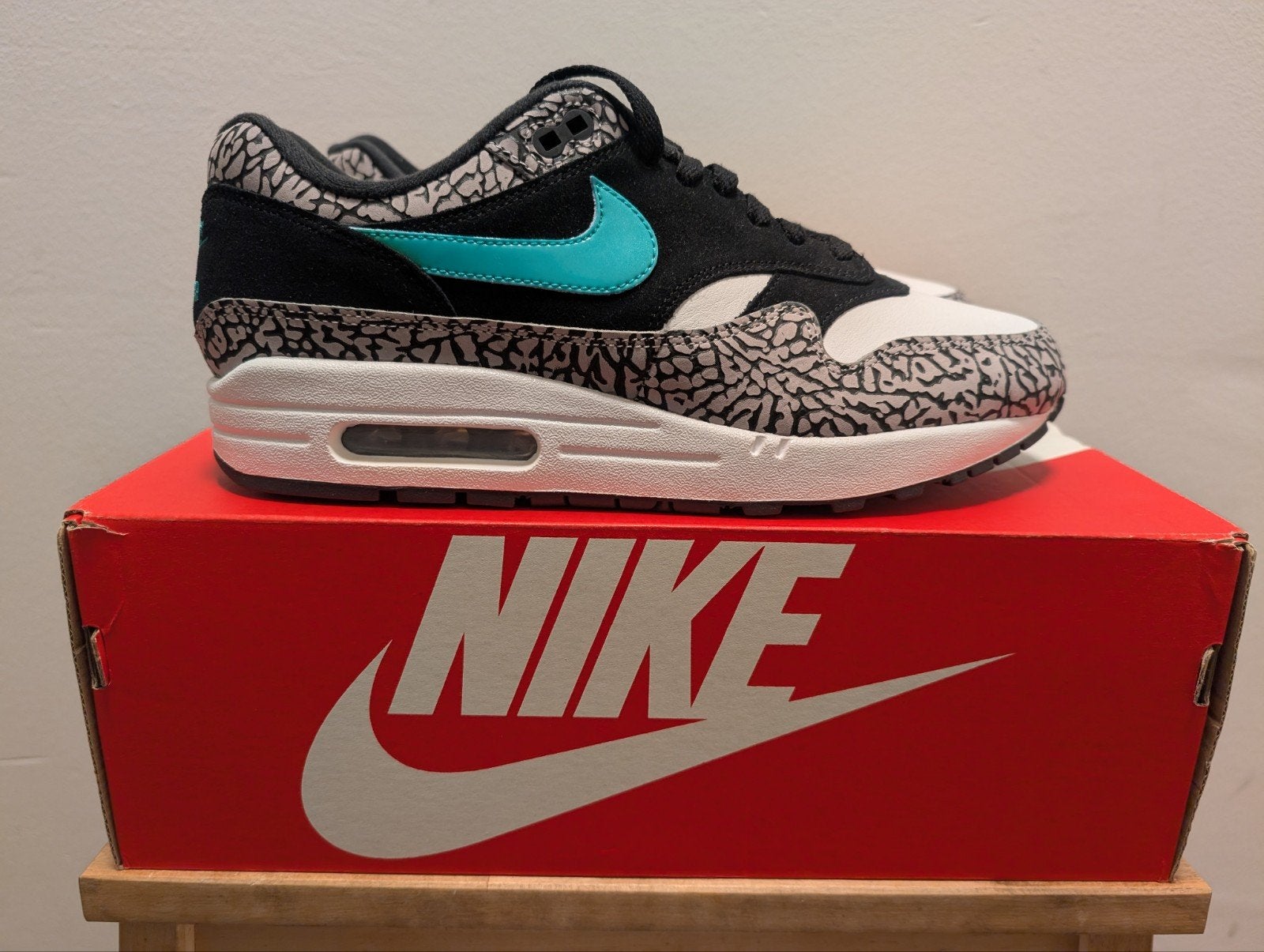 Nike Air Max 1 Elephant 2017 43, Nike air max, Overige kleuren, Nieuw, Ophalen of Verzenden