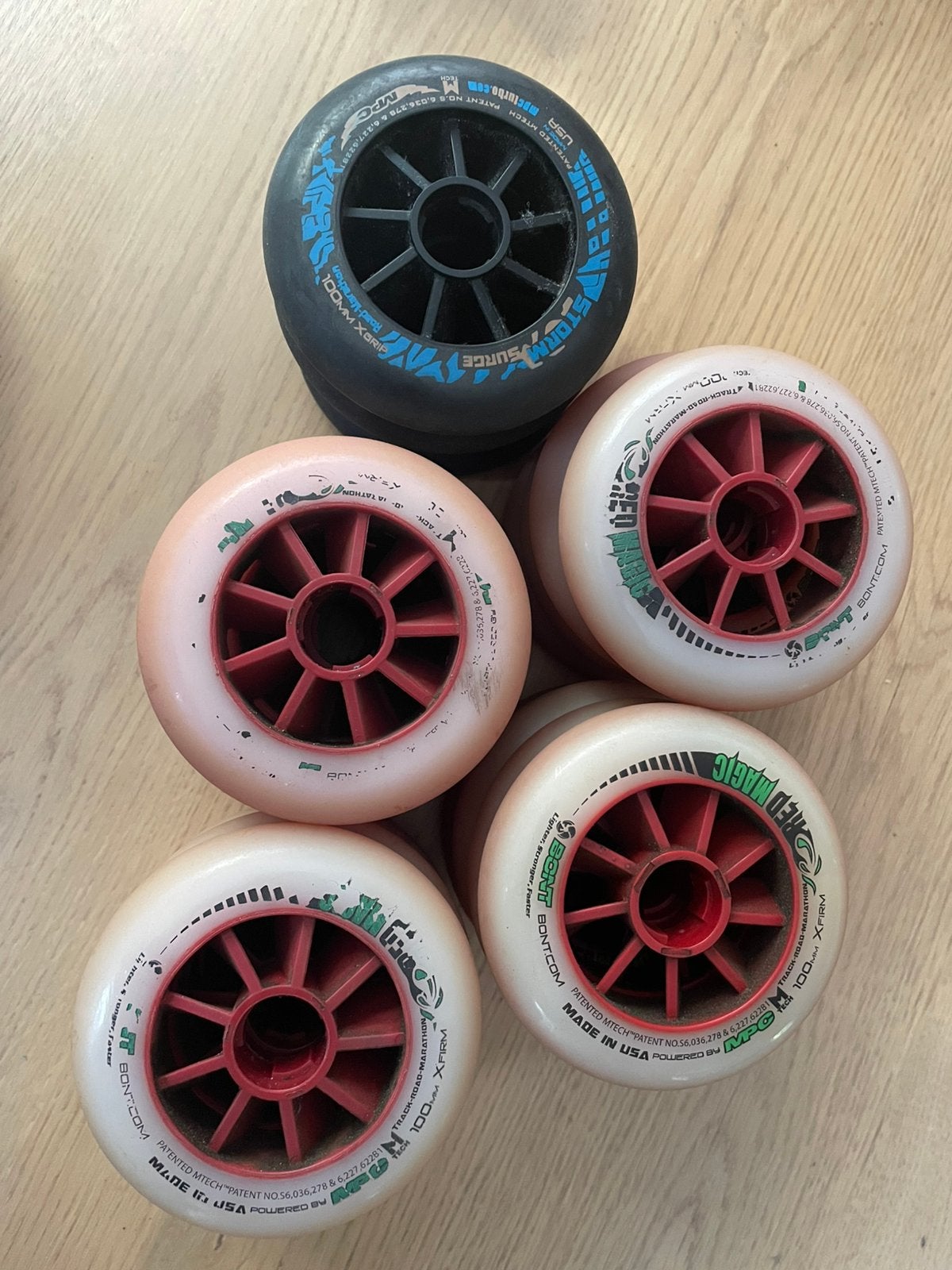 16 Mpc 100 mm XFirm redmagic skatewielen en 4 regenwielen, Verzenden, Zo goed als nieuw