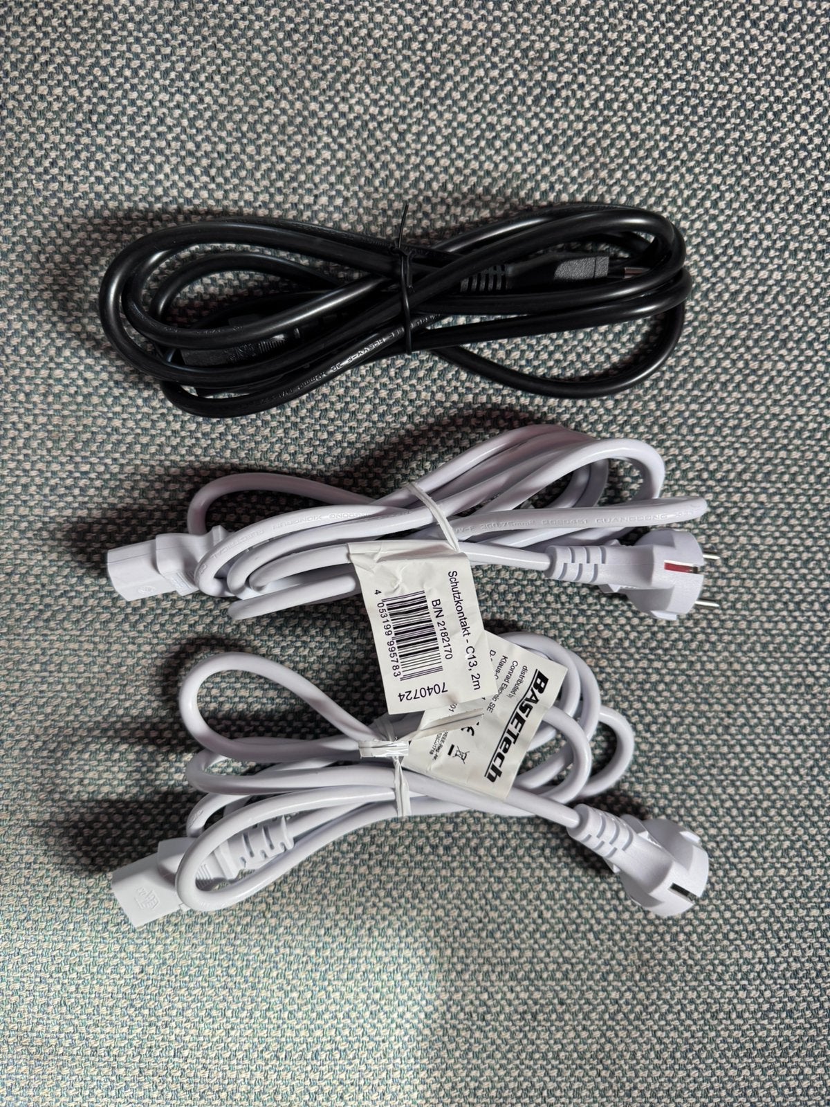 IEC 13 kabels 2 meter, Ophalen of Verzenden, Zo goed als nieuw, Kabel of Snoer