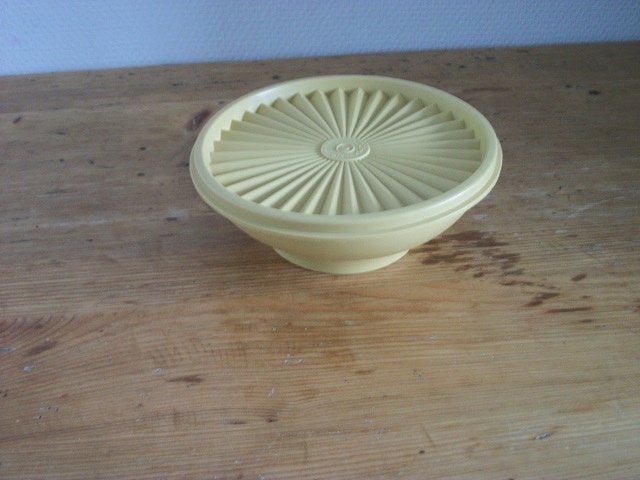 Tupperware Bakje ( lichtgeel, sterdeksel, 500 ml ), Ophalen of Verzenden, Gebruikt, Bak of Kom