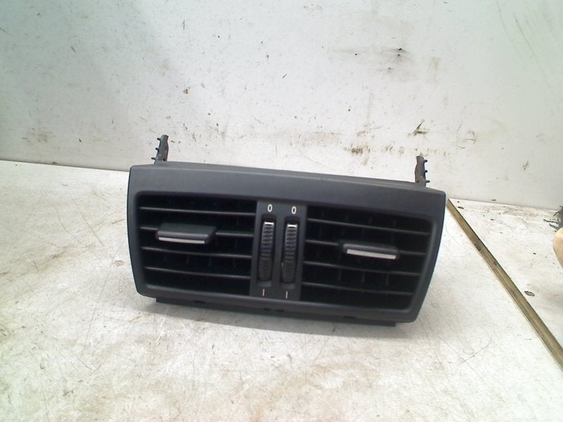 Kachelrooster A BMW X6 (E71/E72) (2008-05/2013-12) 6954953, Gebruikt, Petuelring 130, München 80809, , Duitsland, BMW, Bayerische Motoren Werke AG