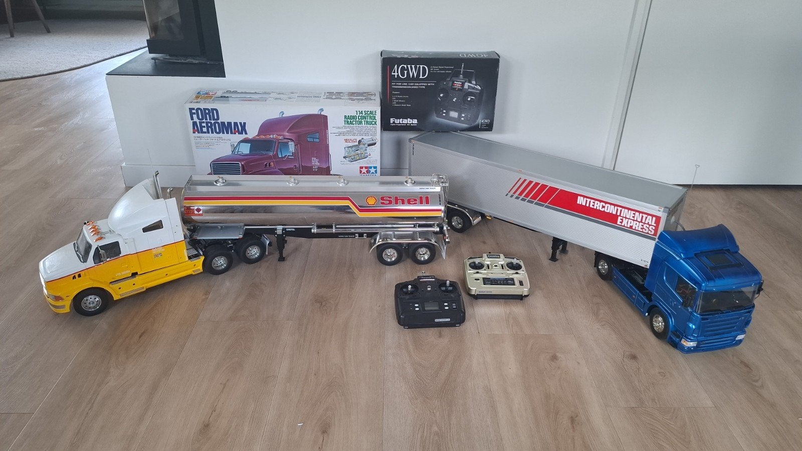 Tamiya RC Trucks: Ford, Scania, Shell & Intercontinental, Ophalen of Verzenden, Zo goed als nieuw, Afstandsbediening