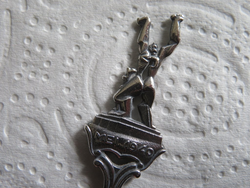 Verzilverd Gero Lepeltje De Verwoeste Stad Zadkine, Mei 1940, Overige materialen, Verzenden, Verzilverd, Zo goed als nieuw