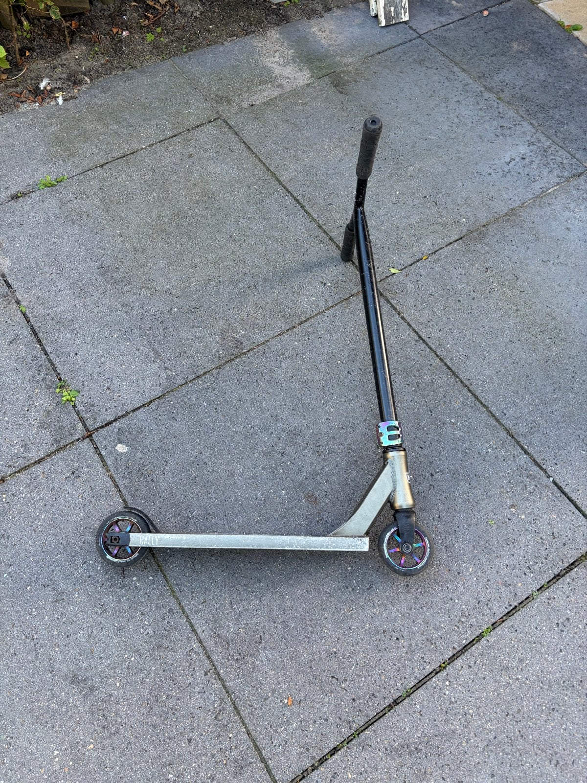 Stuntstep NKD met regenboog wielen, Fietsen en Brommers, Ophalen, Gebruikt, Gewone step