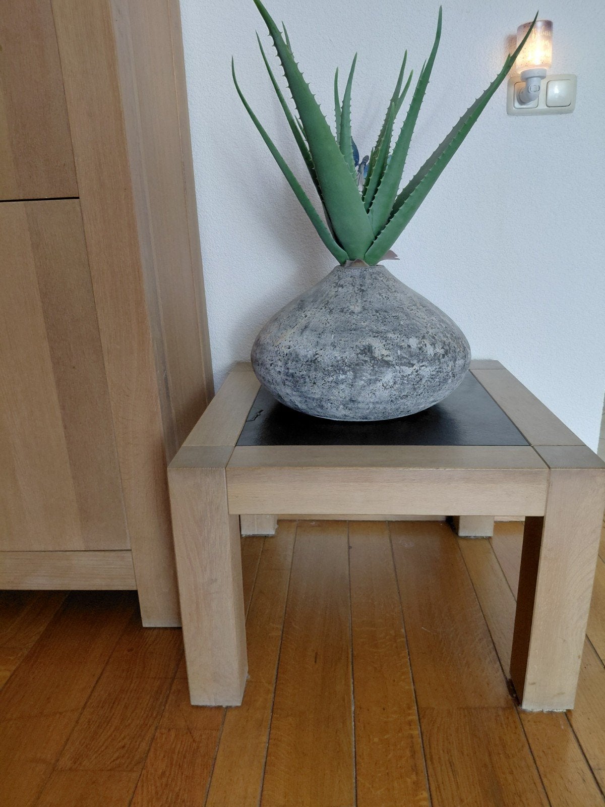 2 Salontafels met hardstenenblad van Den Elzen, Gebruikt, Vierkant, 5 – 50, 50 tot 100 cm