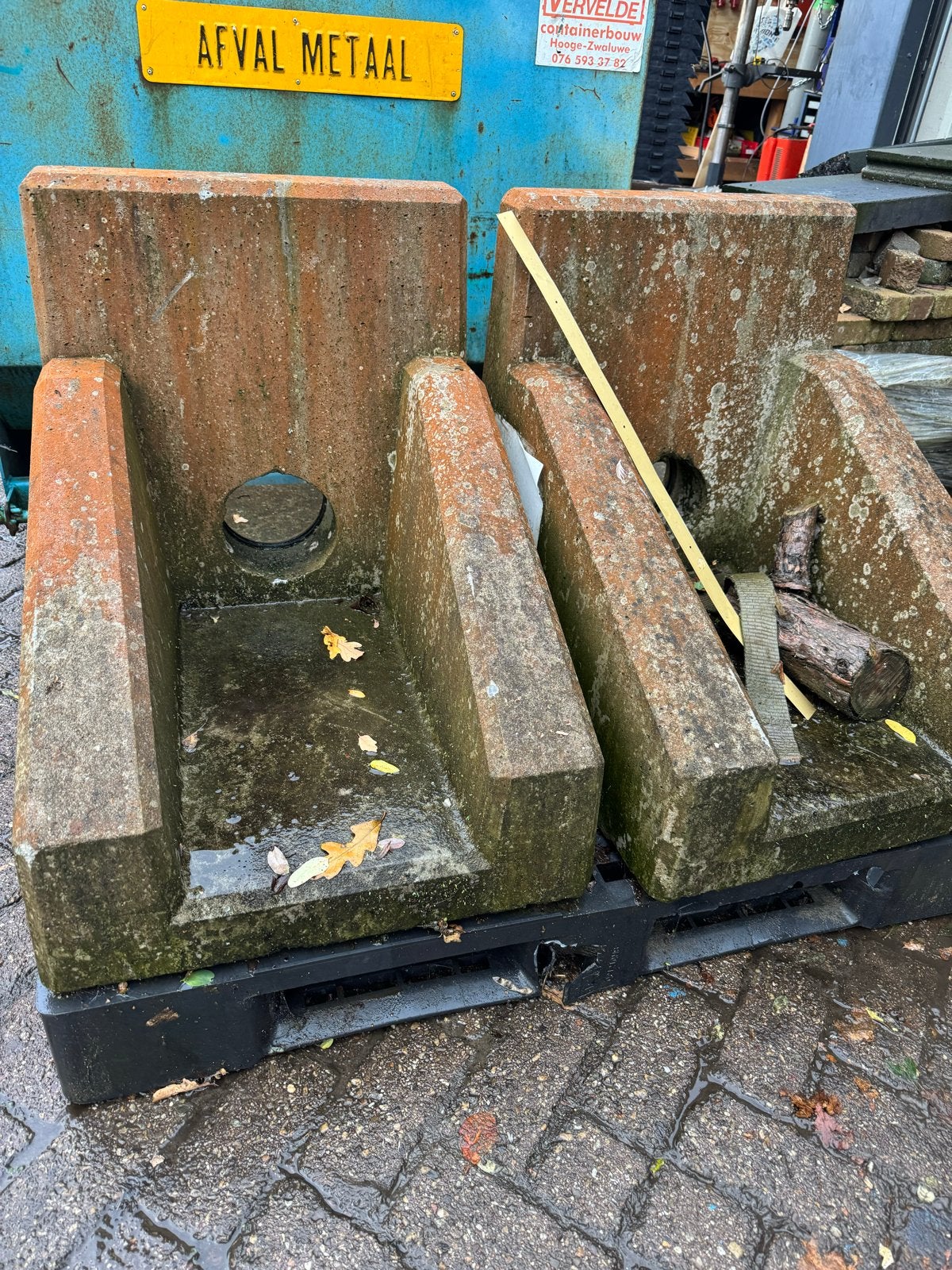 2 Nieuwe betonnen uitstroombakken, Ophalen, Vervelde, Info@vervelde.com, Zandstraat 2