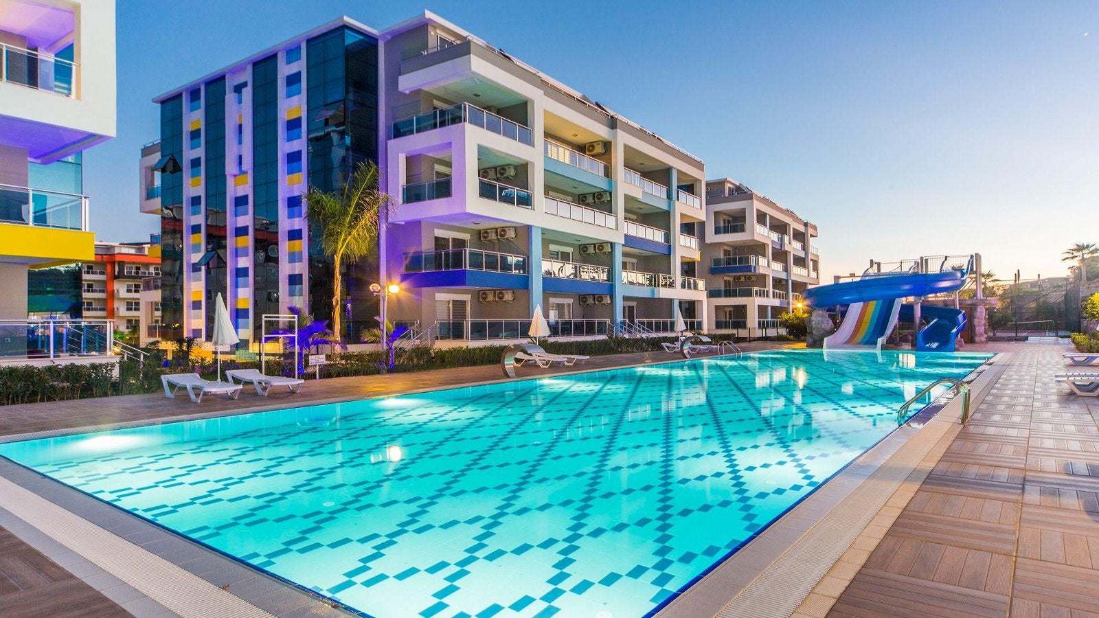 Luxe duplex penthouse 200 m van t strand Turkije, Eén persoon, Ticket of Toegangskaart