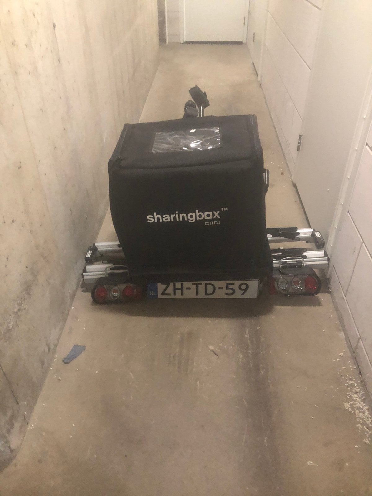 Dakkoffer op trekhaak 275 liter, Ophalen of Verzenden, Gebruikt