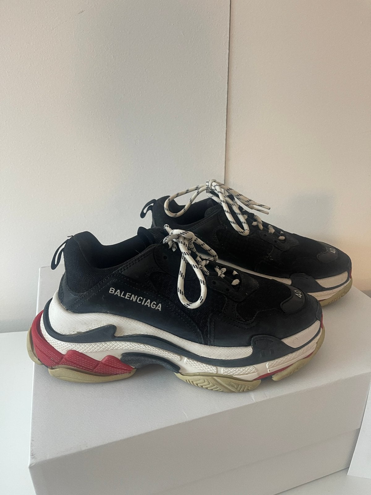 Balenciaga Triple S Sneakers – Maat 40 Doos, Bon & Dustbag, Ophalen of Verzenden, Zo goed als nieuw, Zwart