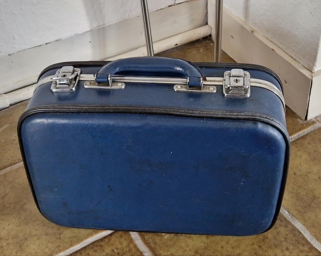 Mooi vintage blauw koffertje .Afmetingen 34 bij 23 bij 11cm., Ophalen of Verzenden