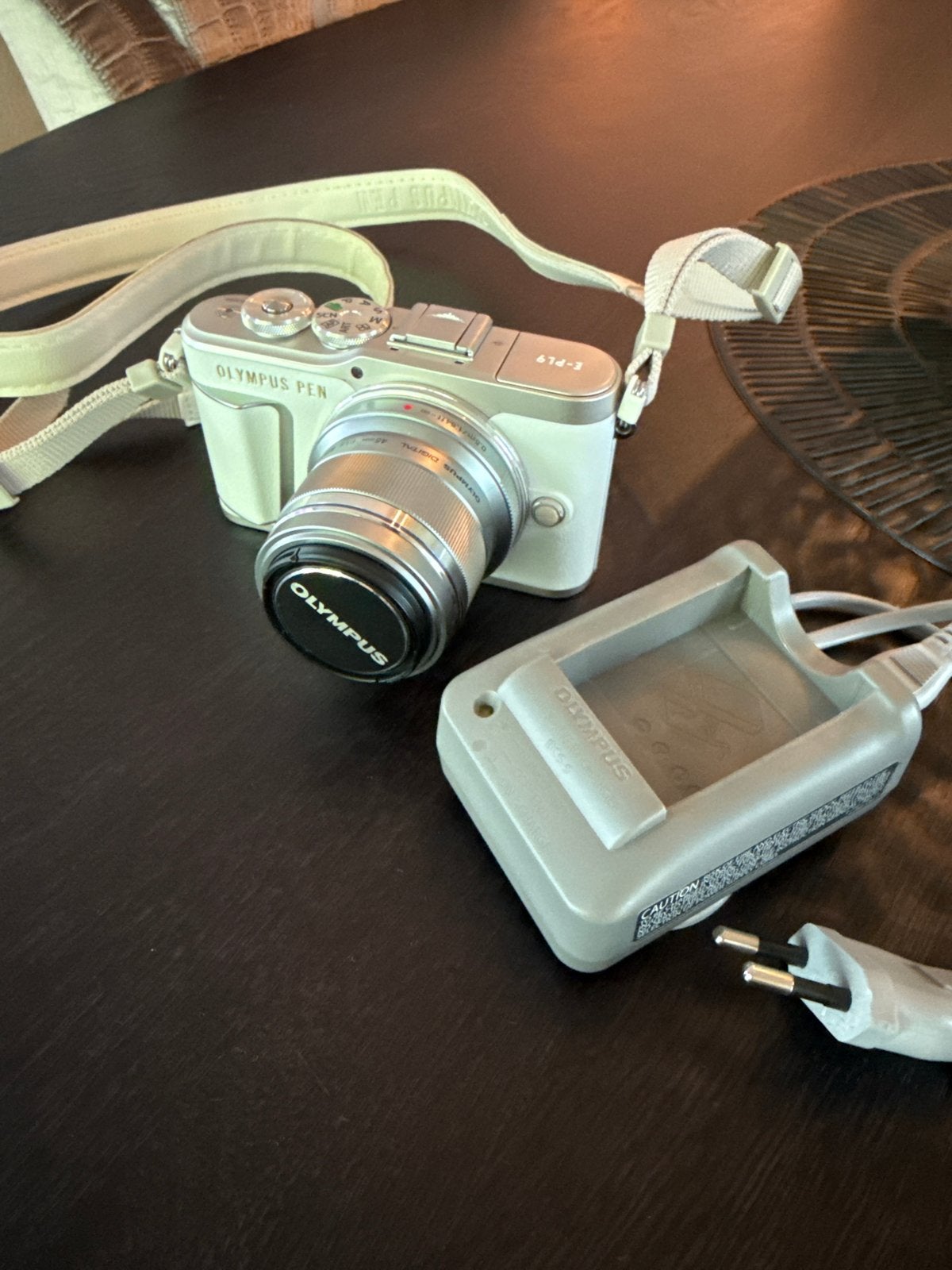 Olympus PEN E-PL9 met 45mm f/1.8 portretlens - Zo goed als n, Ophalen, Kantelbaar/draaibaar scherm, Zo goed als nieuw, Olympus