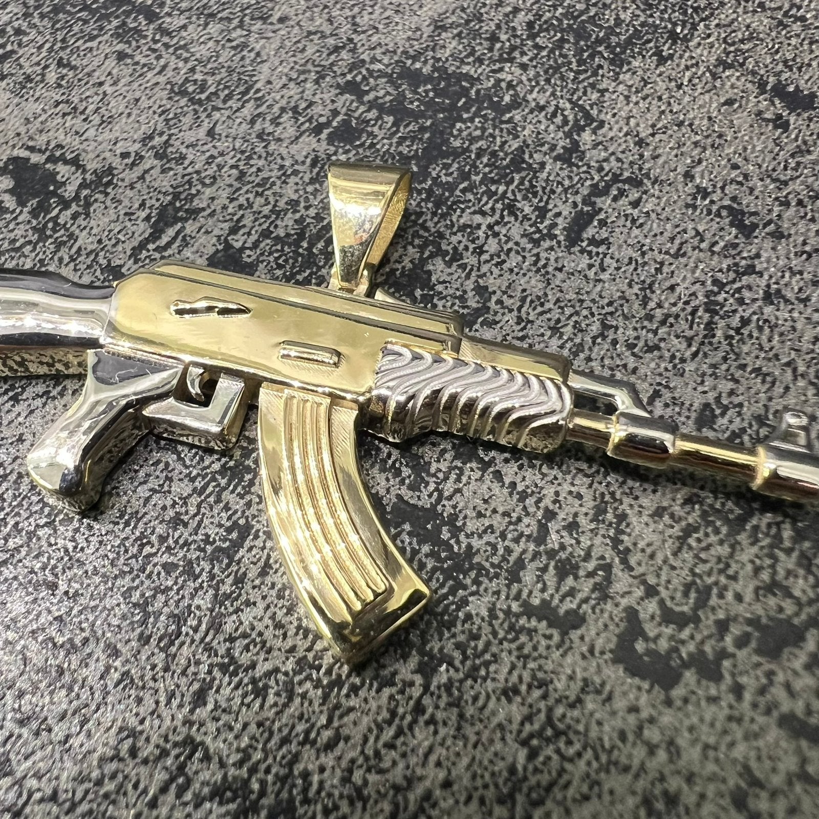 14k gouden hanger nieuw wapen geweer, Ophalen of Verzenden
