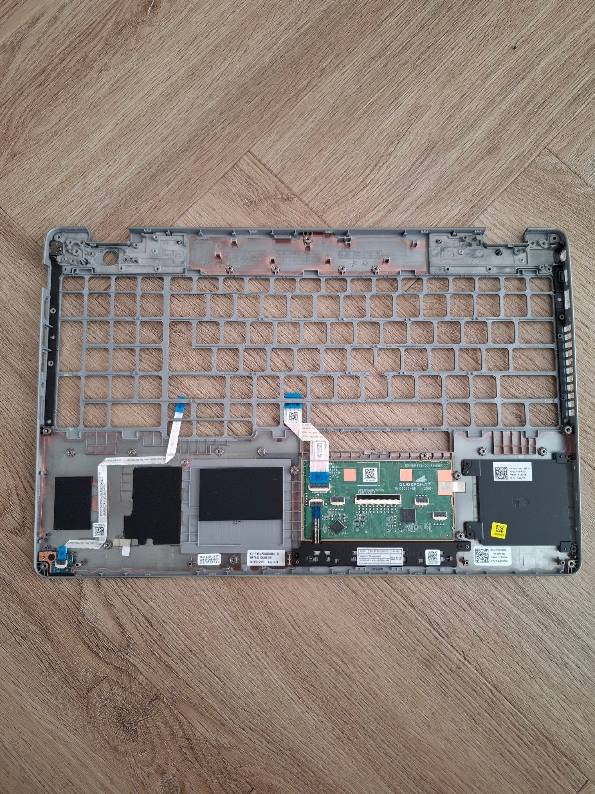 Dell Latitude palmrest + touchpad – PK37B00XH00 / 0XJ53Y, Computers en Software, Windows Laptops, Ophalen of Verzenden, Nieuw