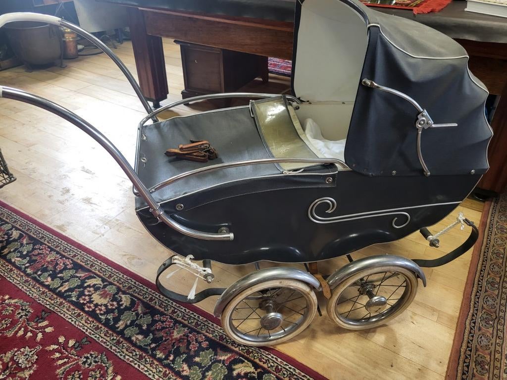 Vintage Kinderwagen - Klassiek Design, Kinderen en Baby's, Kinderwagens en Combinaties, Gebruikt, Ophalen of Verzenden, Met reiswieg