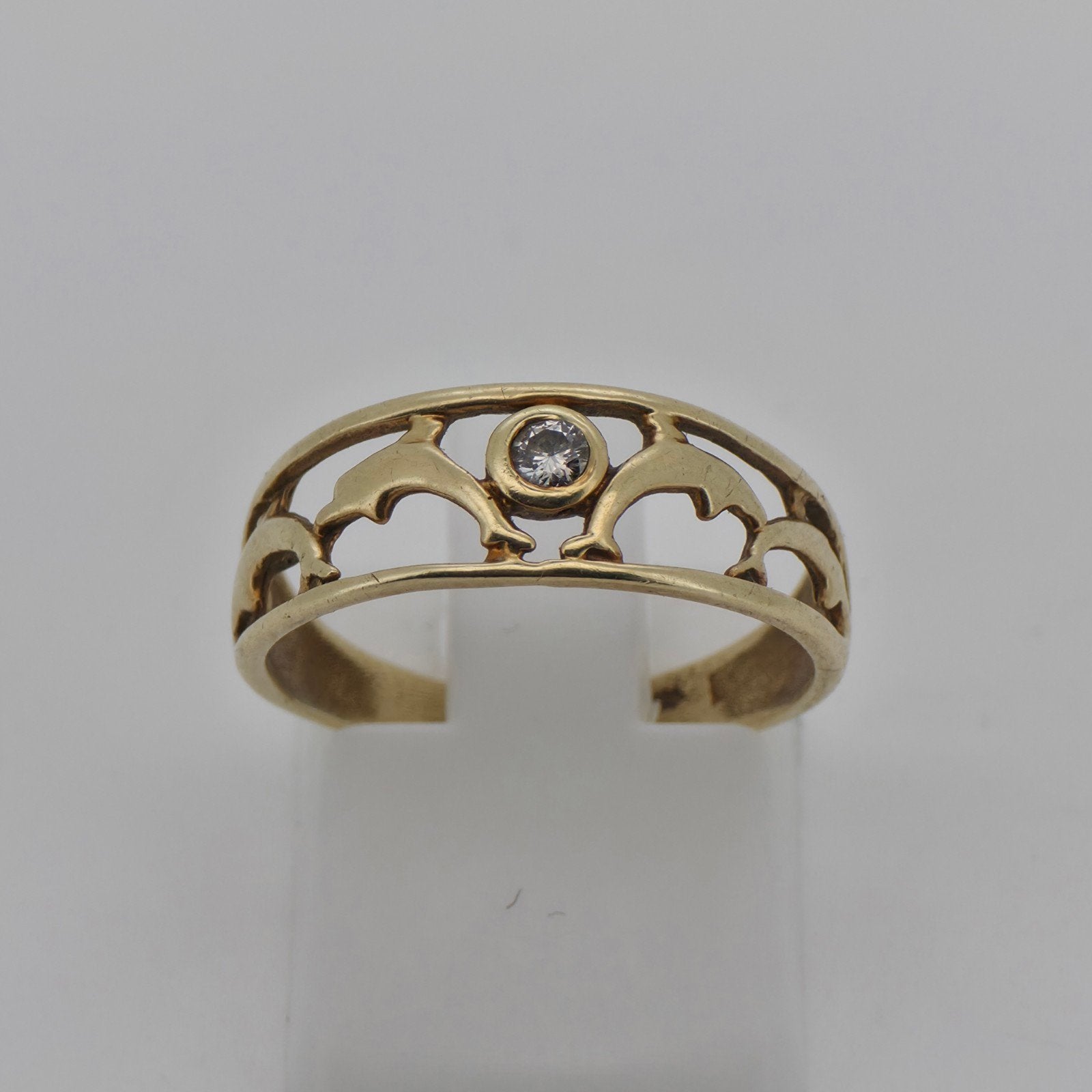 Gouden ring 14k 585 met diamant en dolfijnen maat 17, Ophalen of Verzenden, Zo goed als nieuw, 17 tot 18, Met edelsteen