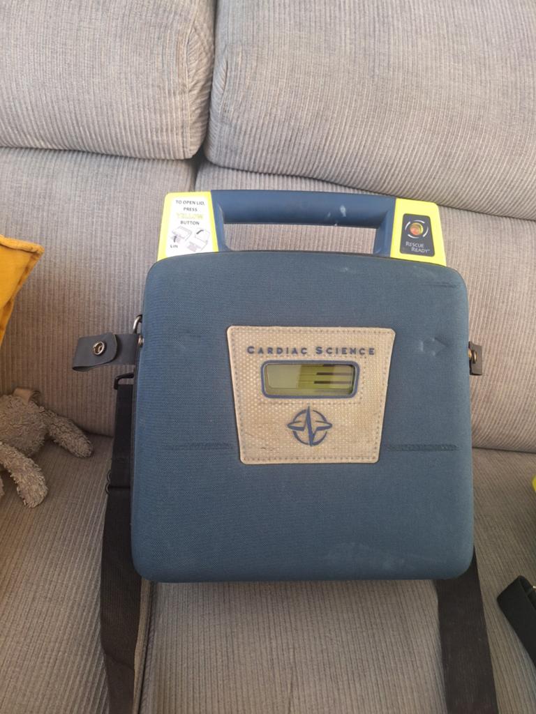2x AED  powerheart G3, Diversen, Verpleegmiddelen, Ophalen of Verzenden, Gebruikt