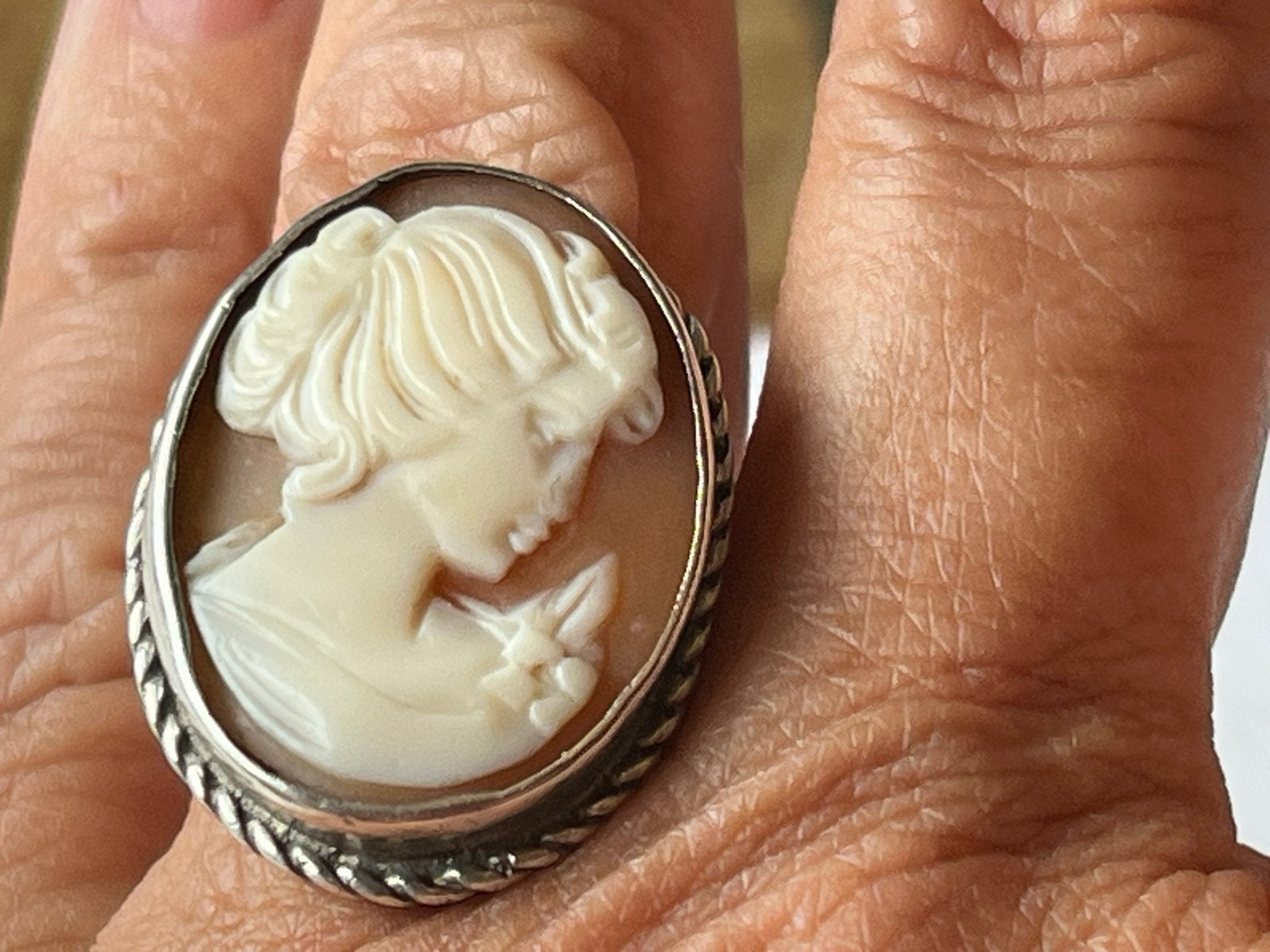 Vintage Zilveren Camee Ring met Klassieke Vrouwenfiguur, Verzenden, Zo goed als nieuw, 17 tot 18, Dame