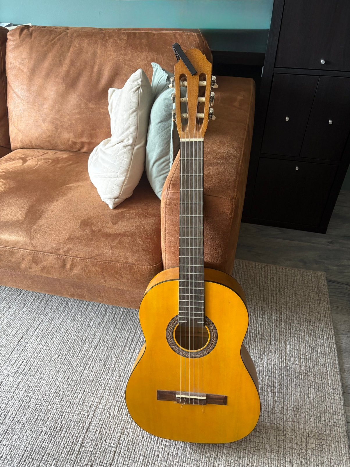 Akoestische gitaar + reserve snaren en capo, Ophalen, Zo goed als nieuw, Klassieke of Spaanse gitaar