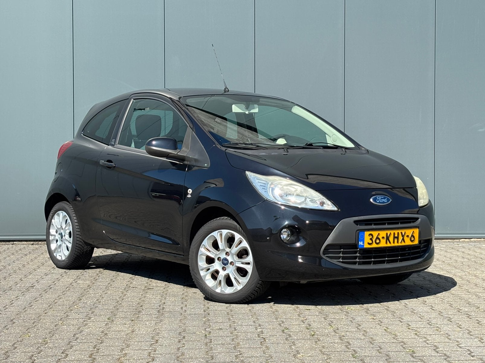 Ford Ka 1.2 Titanium | 100% onderhouden | Airco | All season, Voorwielaandrijving, Stof, 4 cilinders, 4 stoelen