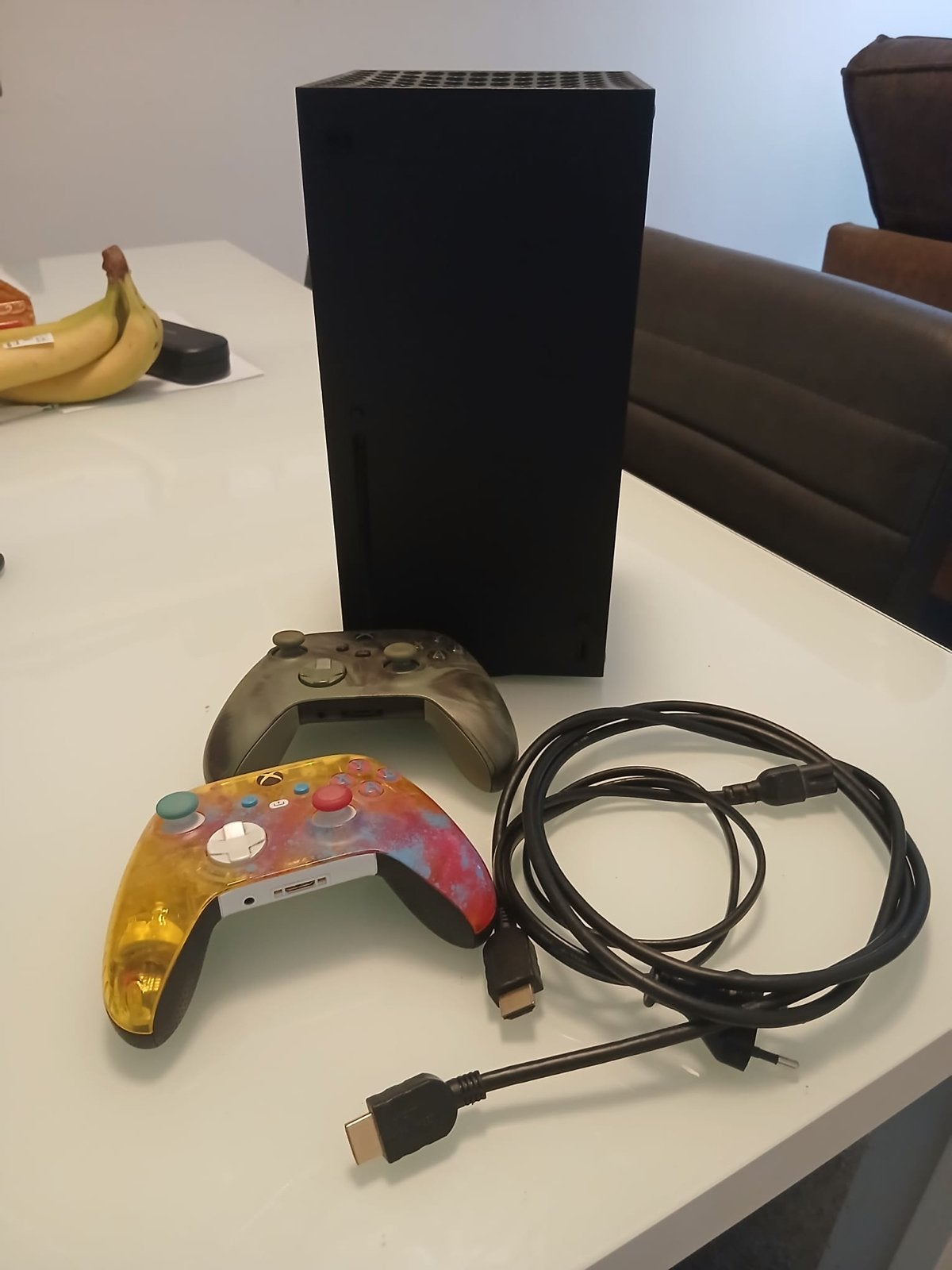 Xbox Series X 1TB met 2 controllers en kabel