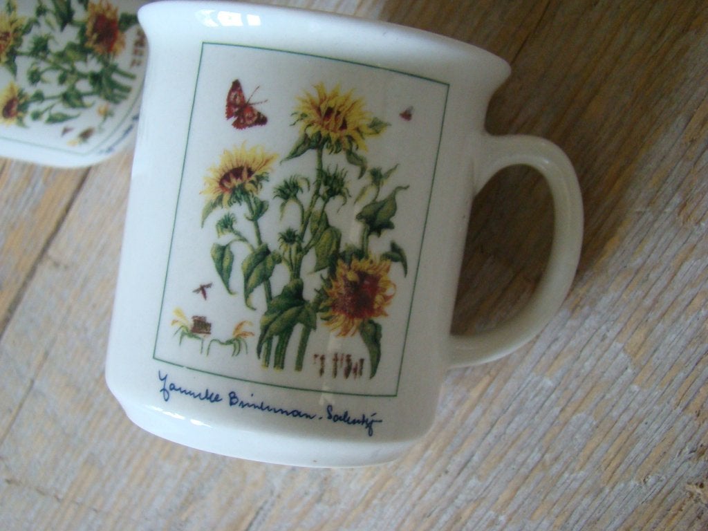 2x Mok Janneke Brinkman ZONNEBLOEMEN, zo goed als nieuw, Huis en Inrichting, Overige merken, Zo goed als nieuw, Overige stijlen