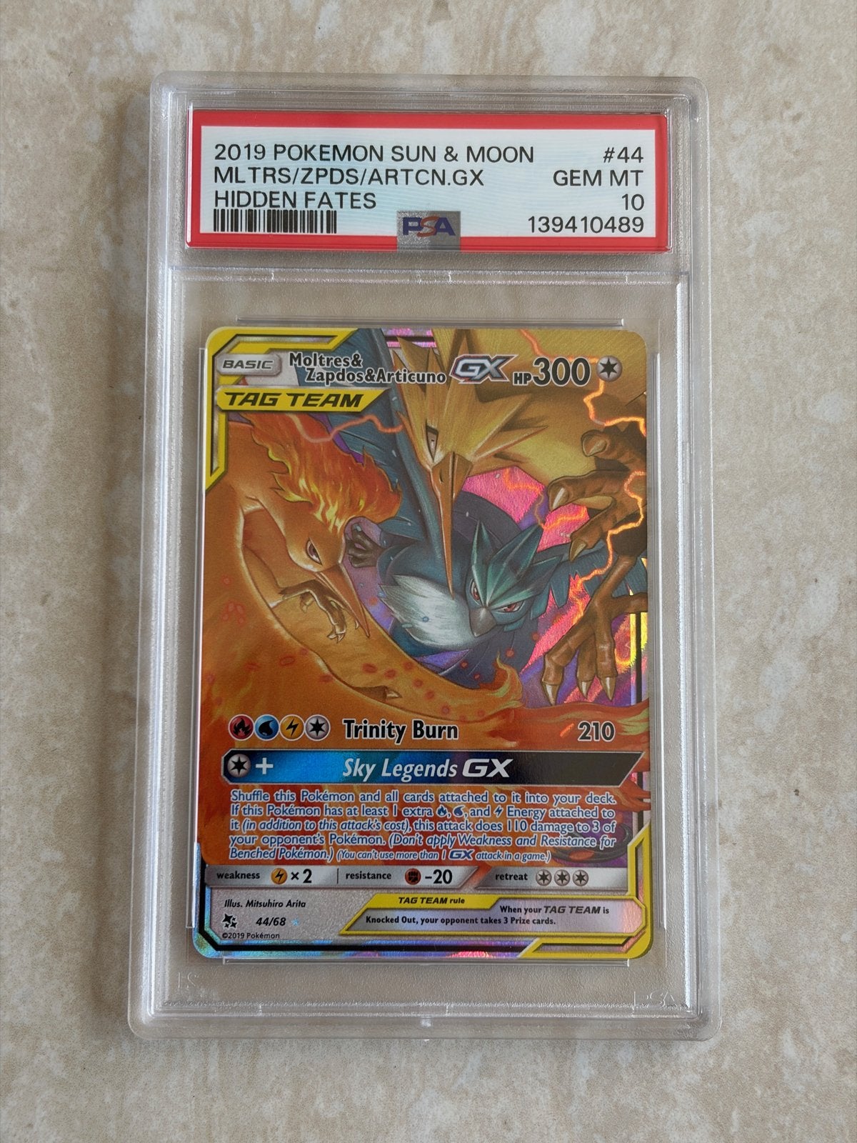 PSA 10 Moltres & Zapdos & Articuno GX - Hidden Fates, Ophalen of Verzenden, Nieuw, Losse kaart