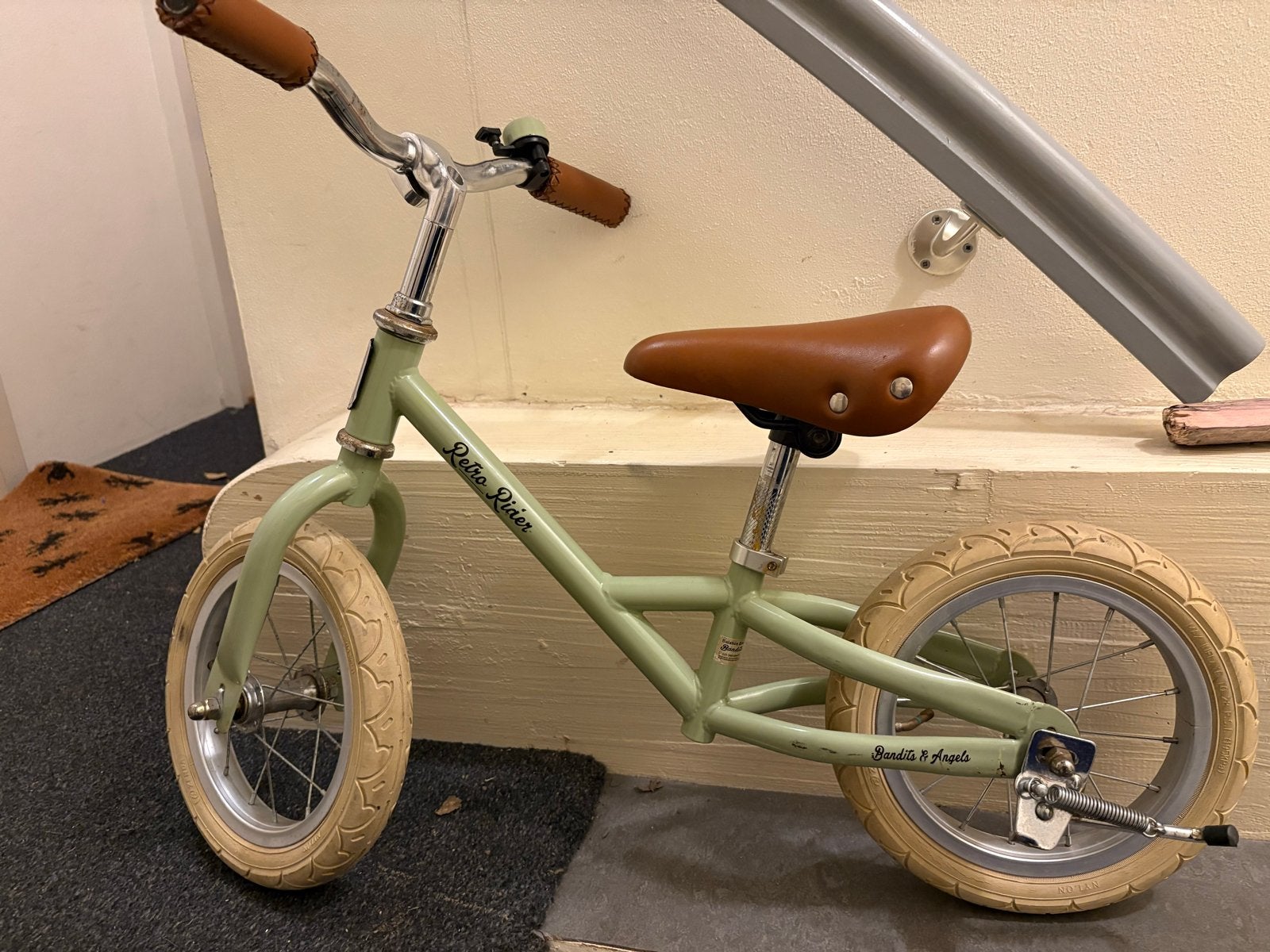 Bandits & Angels Retro Rider loopfiets - Zo goed als nieuw, Fietsen en Brommers, Ophalen of Verzenden, Zo goed als nieuw, Velgrem