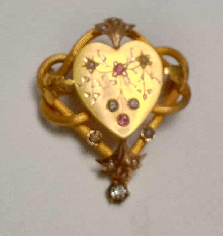 Antieke 18k Art Nouveau broche met robijnen., Sieraden, Tassen en Uiterlijk, Gebruikt, Minder dan 4 cm, Ophalen of Verzenden, Met edelsteen