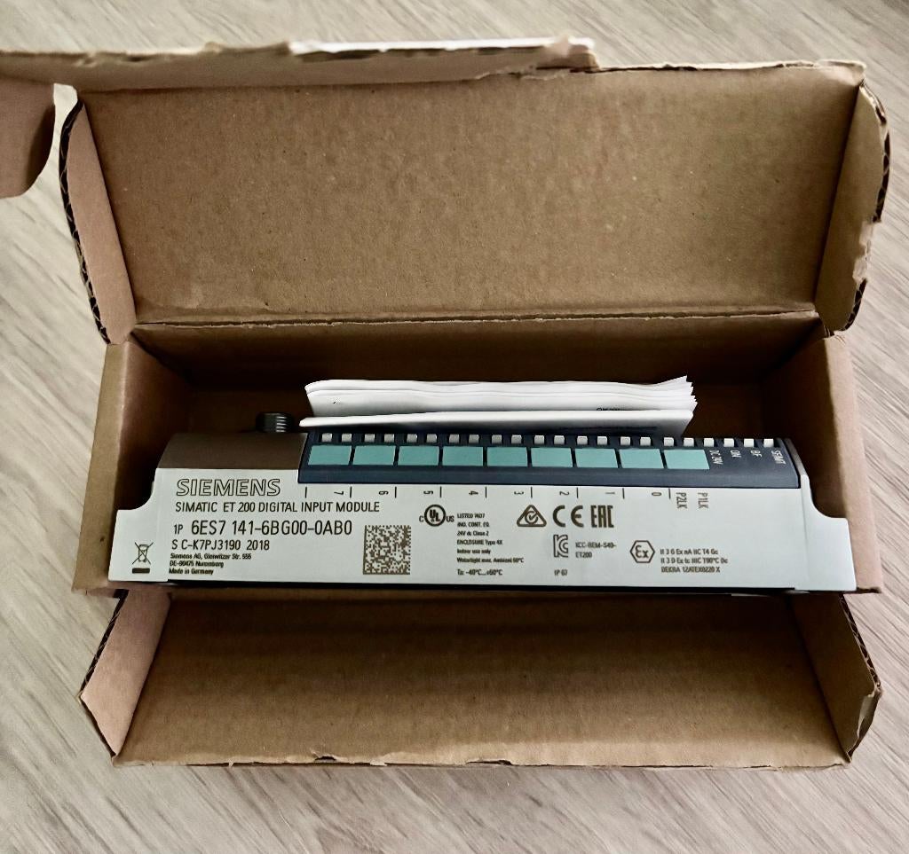 SIEMENS - Simatic - ET 200eco PN - 8DI - 6ES7 141-6BG00-0AB0, Hobby en Vrije tijd, Www.siemens.com, Www.siemens.com, Ophalen of Verzenden