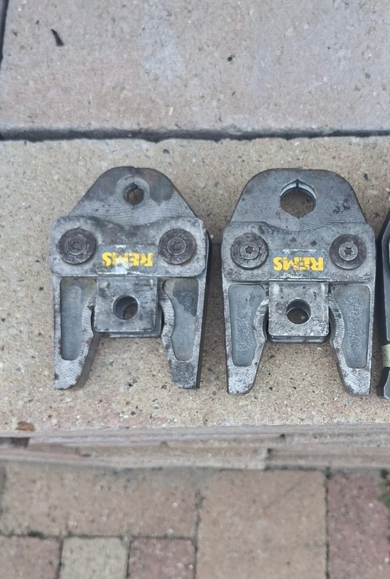 2 Persbekken perstang 12mm en 22mm, Ophalen of Verzenden, Gebruikt, Overige typen, Overige merken
