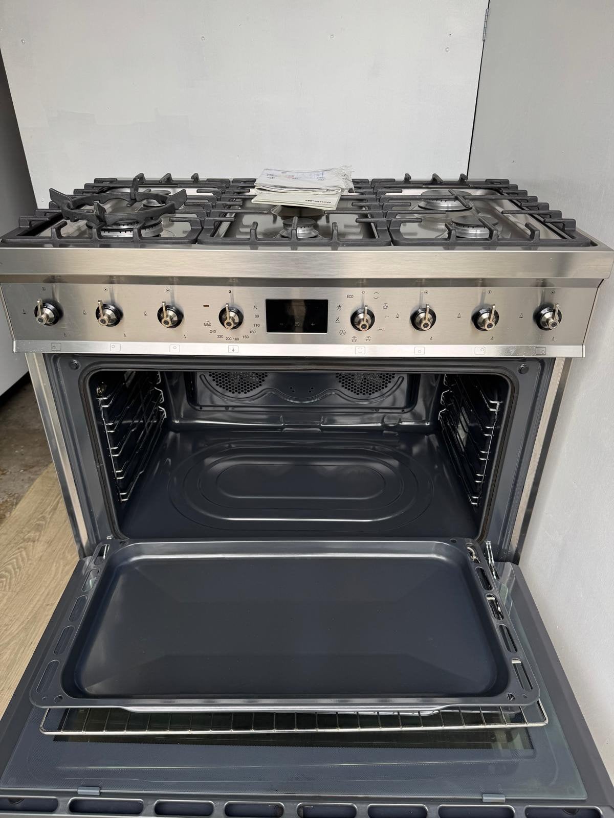 Smeg gasfornuis met elektrische oven in nieuw staat., Ophalen, 60 cm of meer, Grill, Zo goed als nieuw