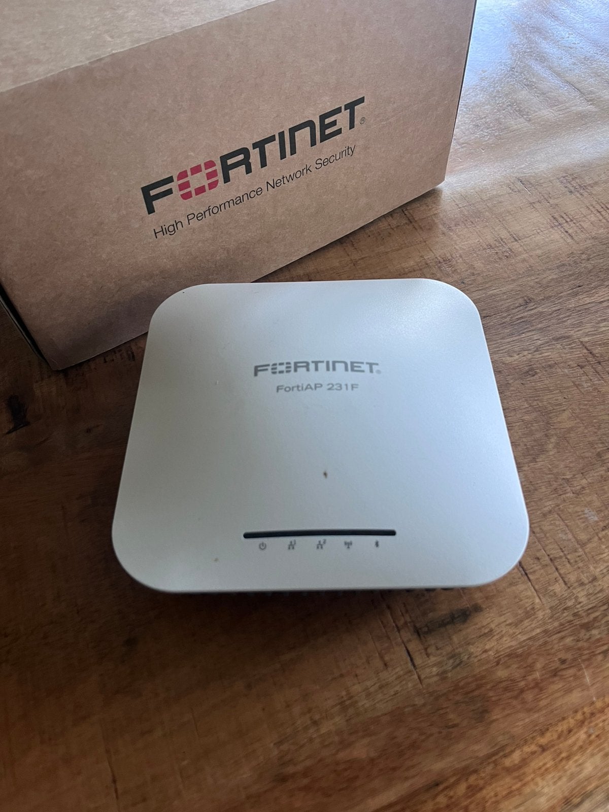 Fortinet accesspoint FortiAP 231F, Computers en Software, Ophalen of Verzenden, Zo goed als nieuw