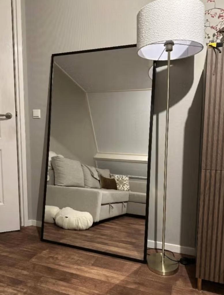 Grote staande spiegel Zara Home met zwarte lijst (160x90 cm), Huis en Inrichting, Woonaccessoires | Spiegels, Ophalen, Zo goed als nieuw