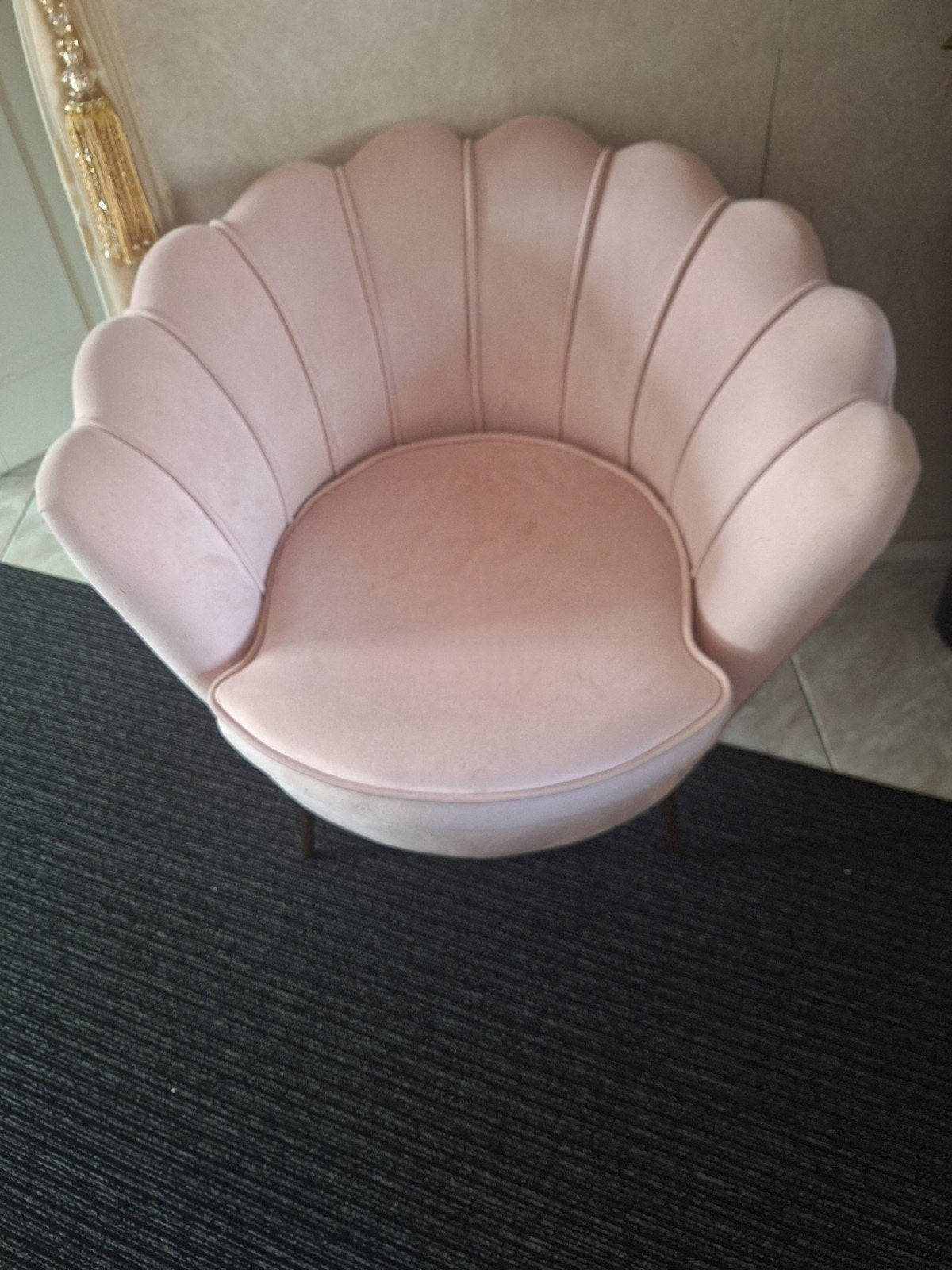 Roze schelp fauteuil - Zo goed als nieuw, Overige kleuren, Schelp fauteuil, modern, elegant, Ophalen of Verzenden, Zo goed als nieuw
