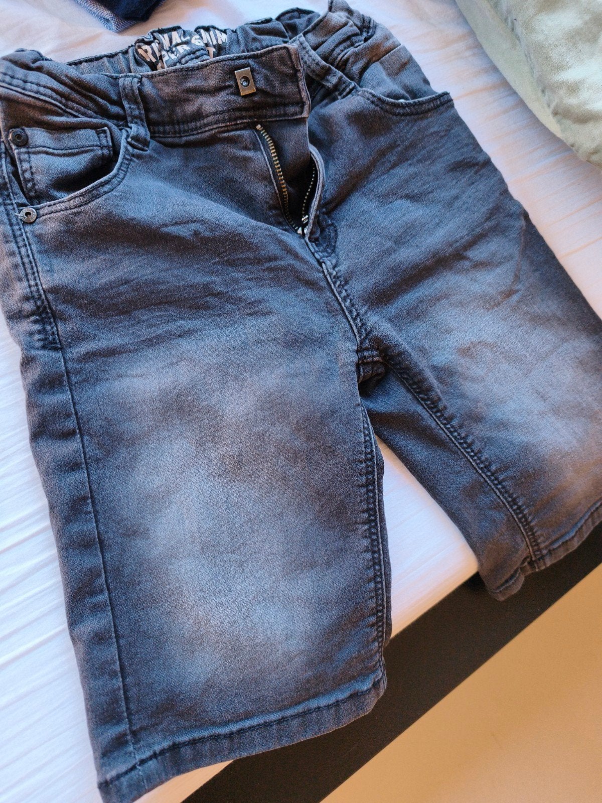 Zeeman korte broek zwart/grijs maat 140 zgan, Broek, Zeeman, Jongen of Meisje, Ophalen of Verzenden