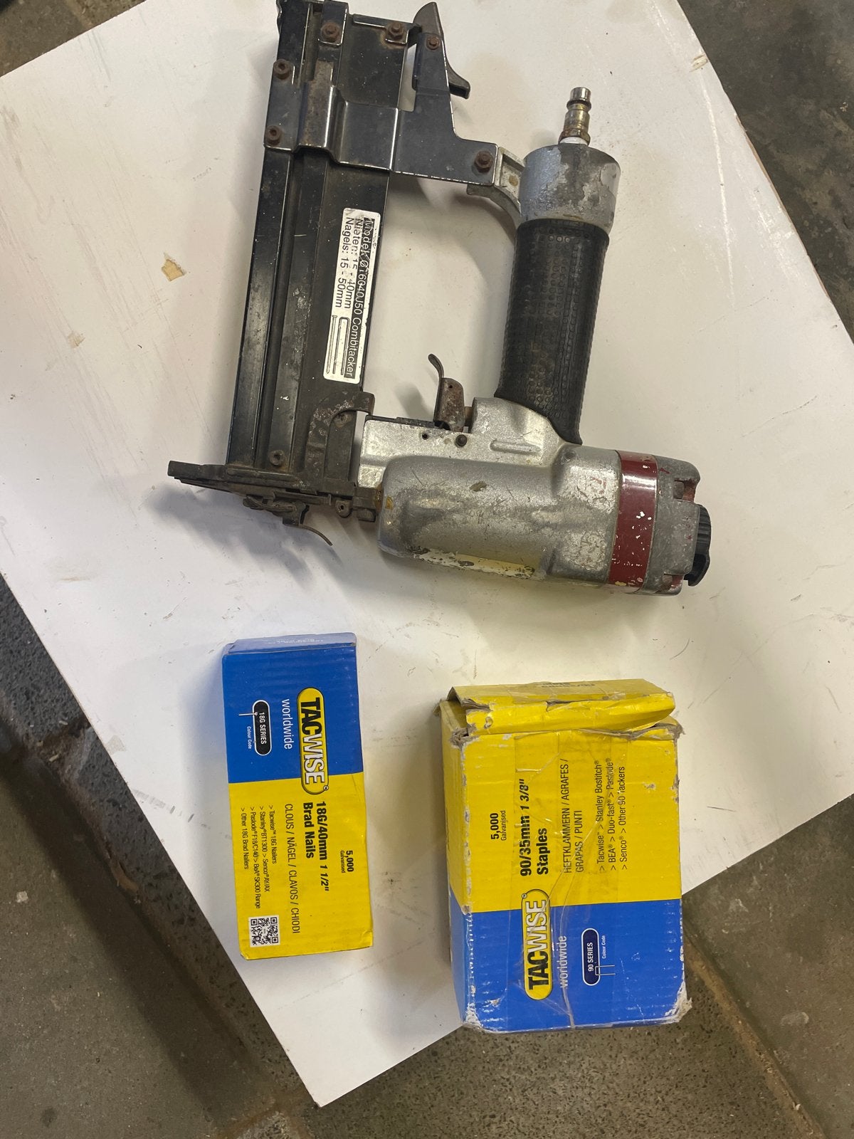 Tacwise tacker met nieten en brads, Ophalen, Gebruikt, Tacker/nietmachine, Overige merken