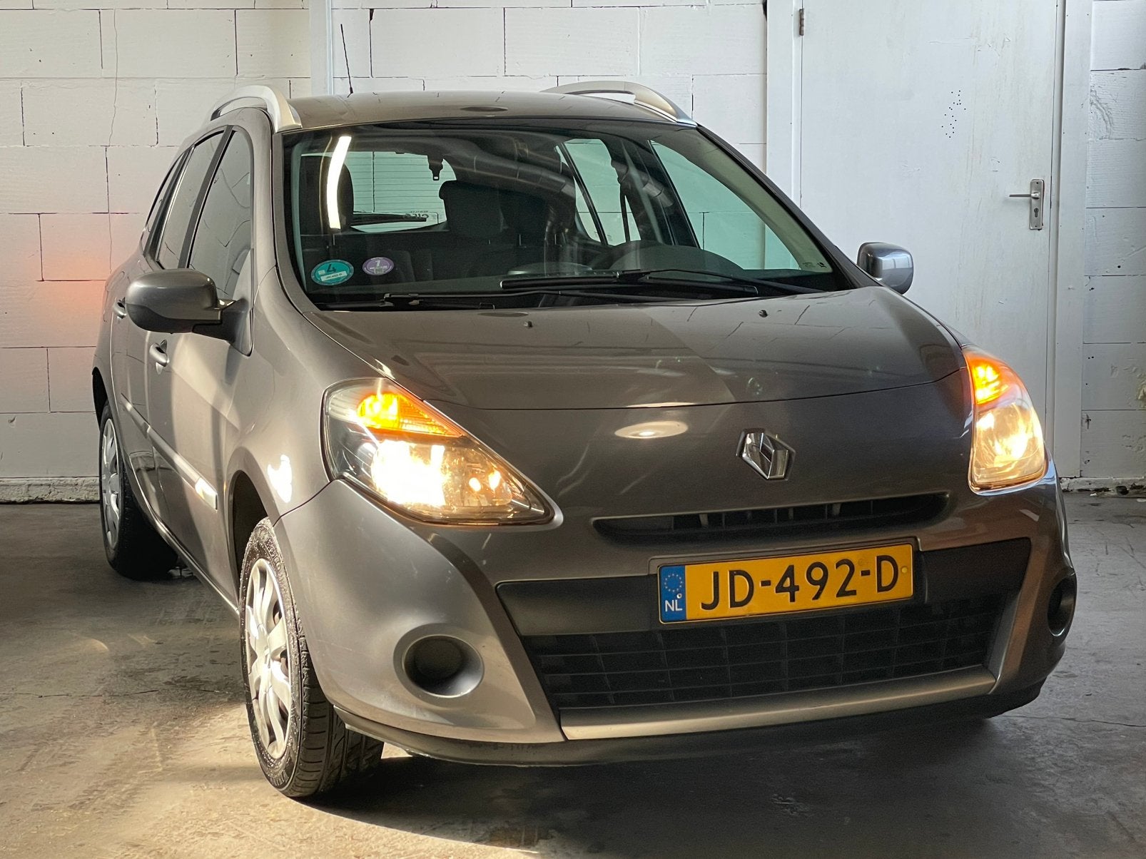 Renault Clio 1.2 16V Estate  • TREKHAAK • RIJDT UITSTEKEND !, Auto's, Renault, Voorwielaandrijving, 535 kg, 74 pk, 4 cilinders