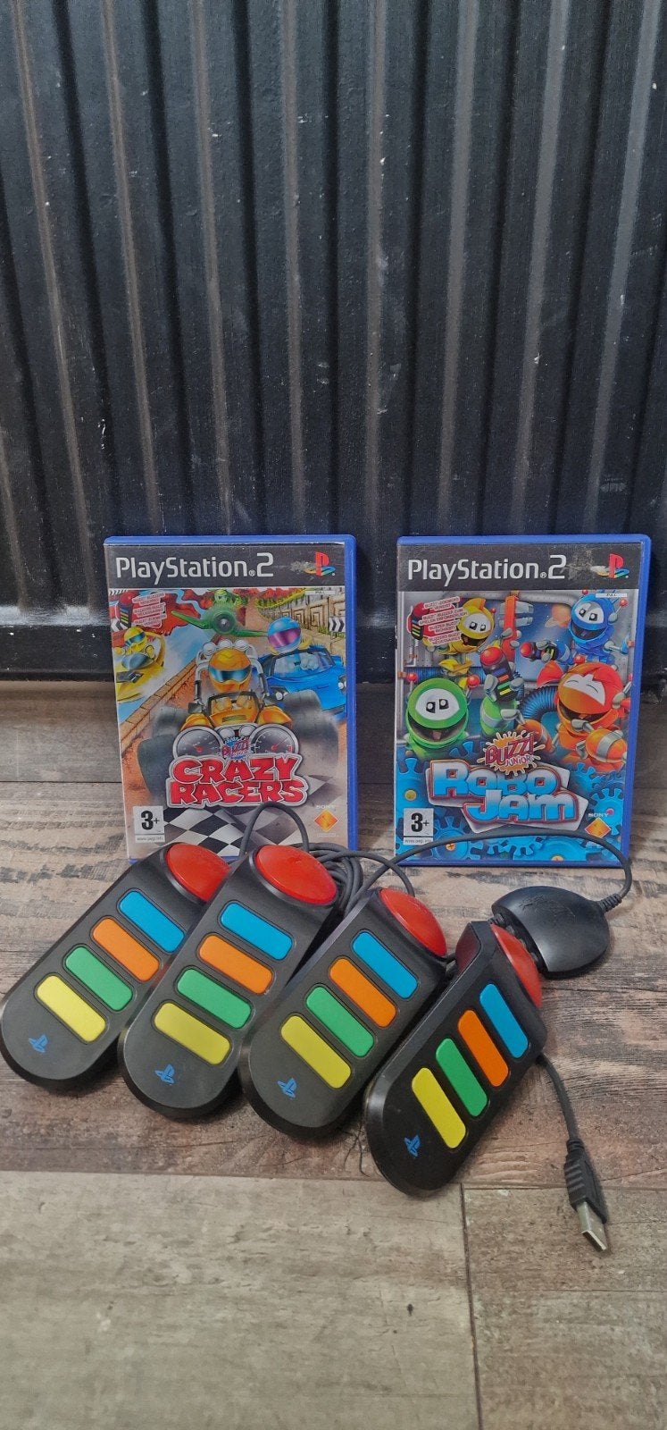 Buzz Games PS2: Crazy Racers & Robo Jam + 4 Buzz Controllers, Puzzel en Educatief, Ophalen of Verzenden, Zo goed als nieuw, 3 spelers of meer