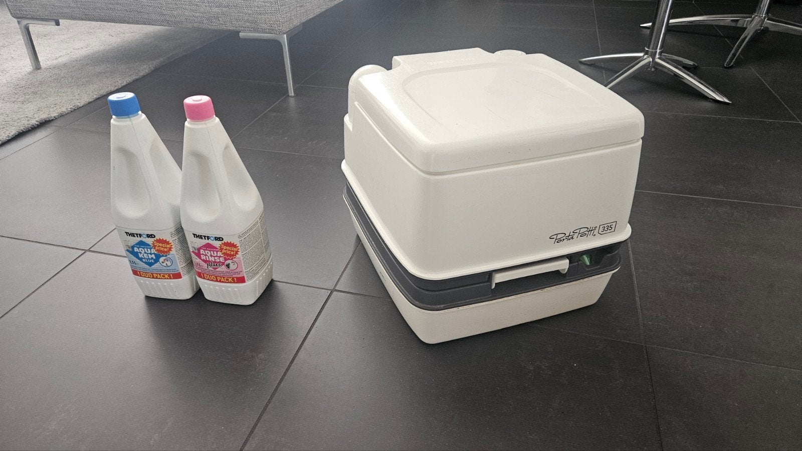 Thetford Porta Potti 335 Draagbaar Toilet met Toevoegingen, Ophalen, Zo goed als nieuw