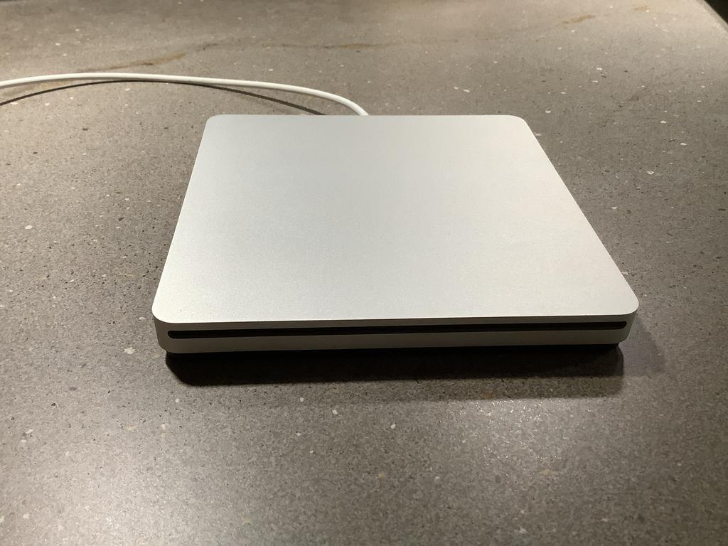 Originele Apple USB SuperDrive - Voor de liefhebber, Computers en Software, Optische drives, Ophalen of Verzenden, Zo goed als nieuw