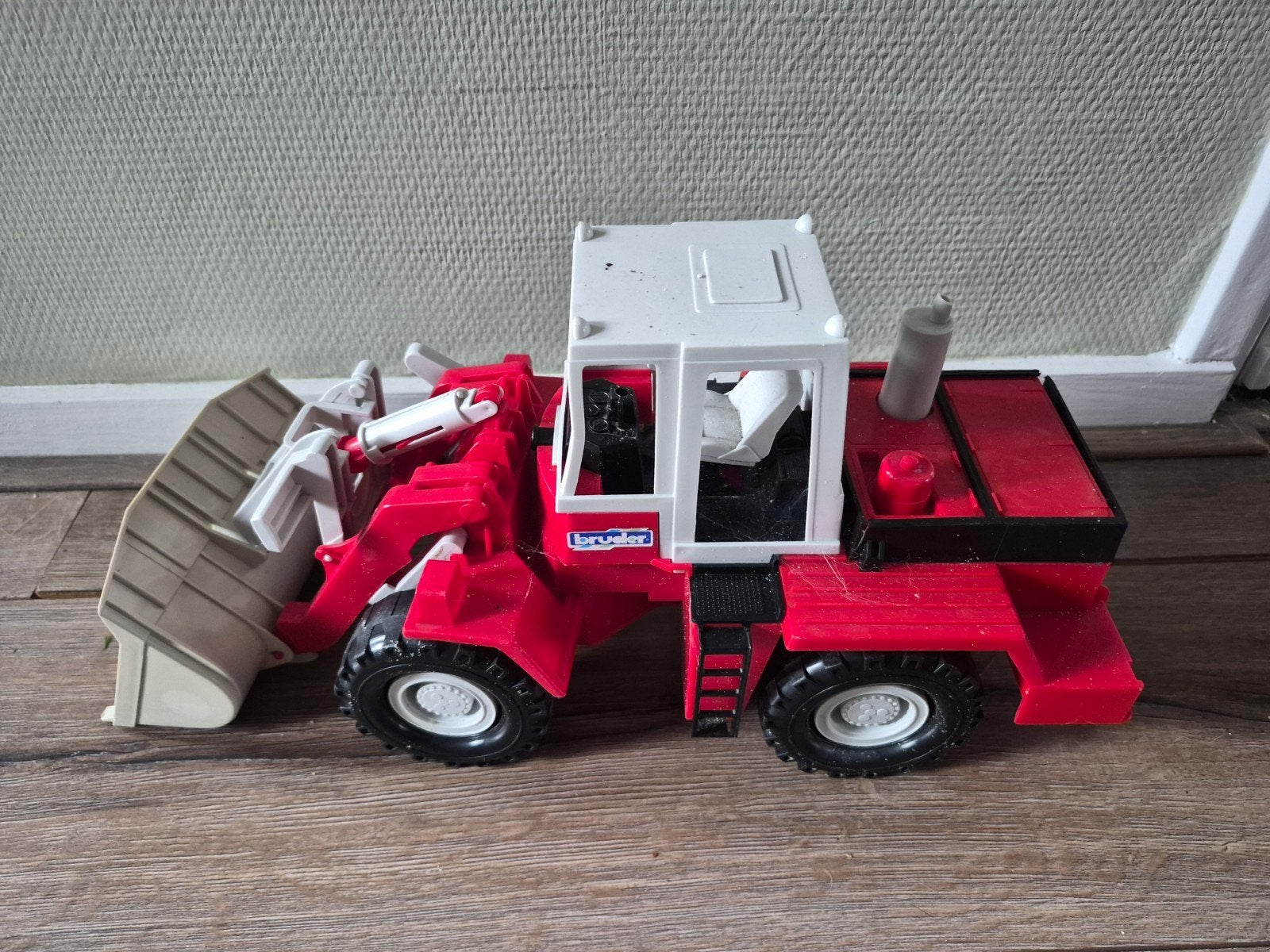 Bruder Shovel Speelgoed Tractor Rood Wit, Ophalen, Gebruikt
