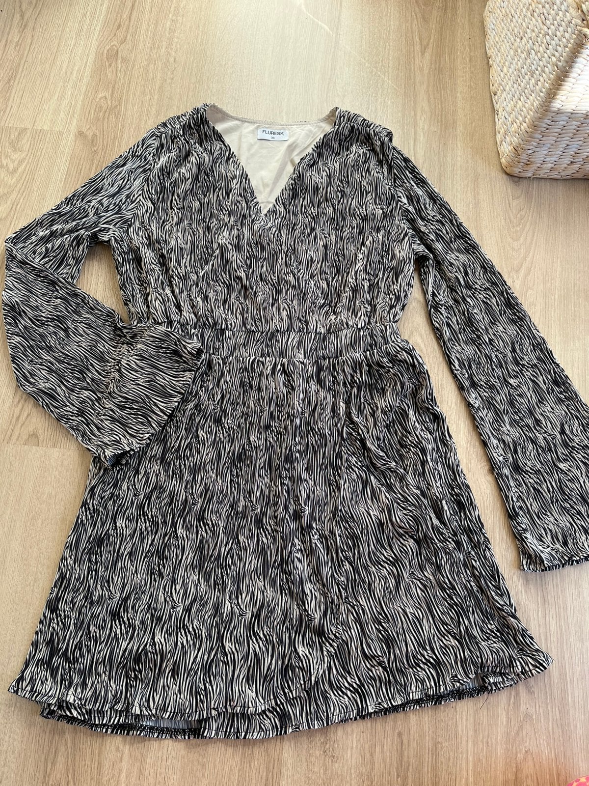 Fluresk jurkje maat S, nooit gedragen, Kleding | Dames, Ophalen of Verzenden, Nieuw, Maat 36 (S), Boven de knie