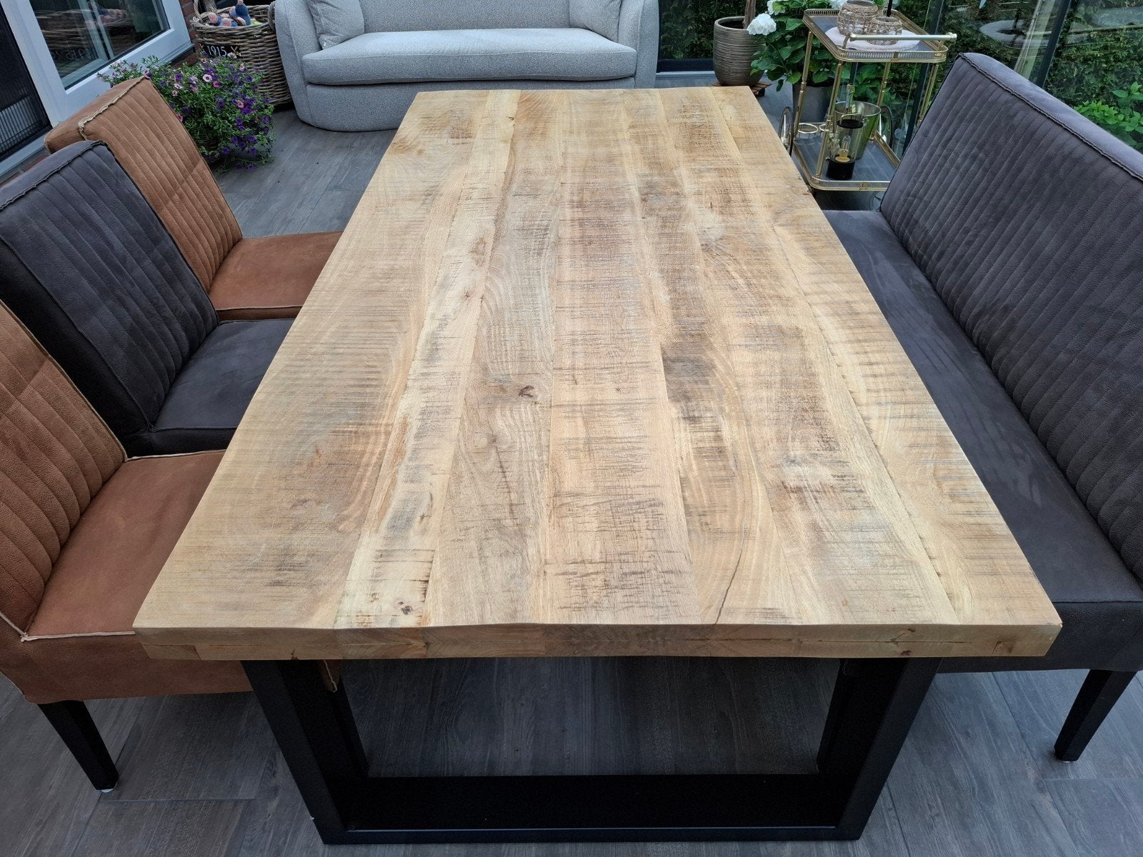 Robuuste eettafel met bank en stoelen, Ophalen, Gebruikt, 200 cm of meer, 50 tot 100 cm