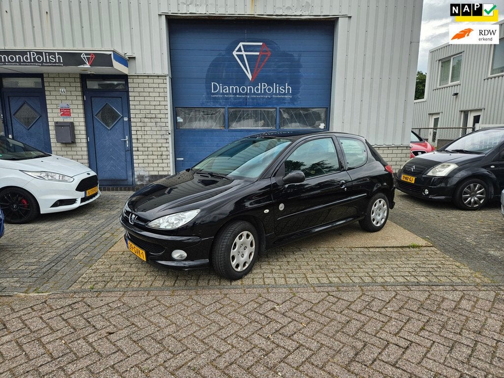 Peugeot 206 1.4 Generation | 126.825 km | Nette auto, Auto's, Peugeot, Stof, 4 cilinders, Zwart, Origineel Nederlands